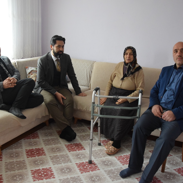 Espiye Müftüsü Gülbe'den hasta ve yaşlılara moral ziyareti