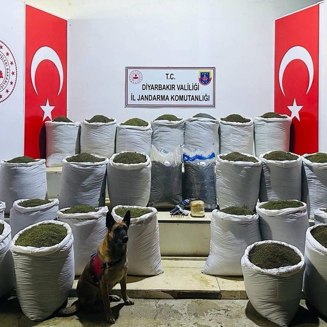 Diyarbakır'da 611 kilogram toz esrar ele geçirildi