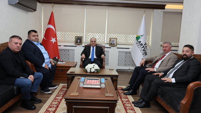 Artvin Hopaspor yöneticilerinden Vali Ünsal'a ziyaret