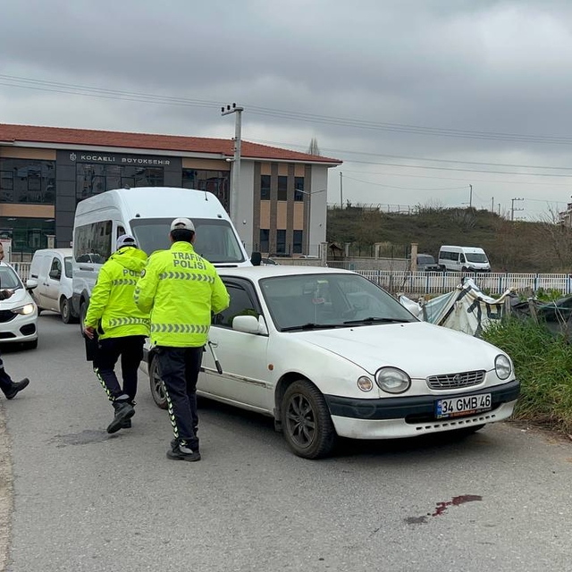 Kocaeli'de otomobilin çarptığı yaya ağır yaralandı