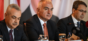 Kültür ve Turizm Bakanı Ersoy, Kuşadası'nda turizm temsilcileriyle buluştu: