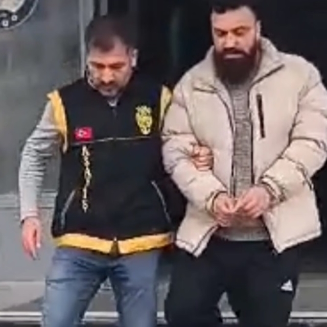 Telefon tamircisi, cep telefonu hırsızlığından tutuklandı