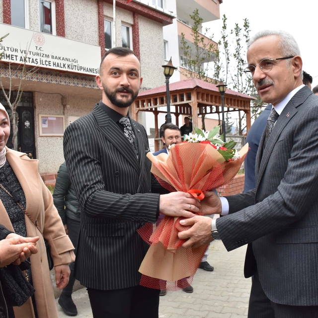 Bakan Uraloğlu: Temennimiz, göçük altındaki vatandaşlarımıza sağ salim ulaş...