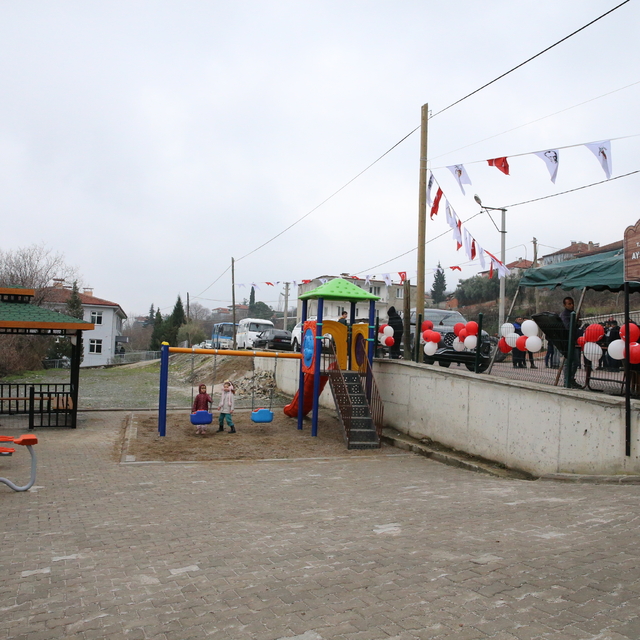 Denizli'de bir hayırsever eşinin vasiyeti üzerine park yaptırdı
