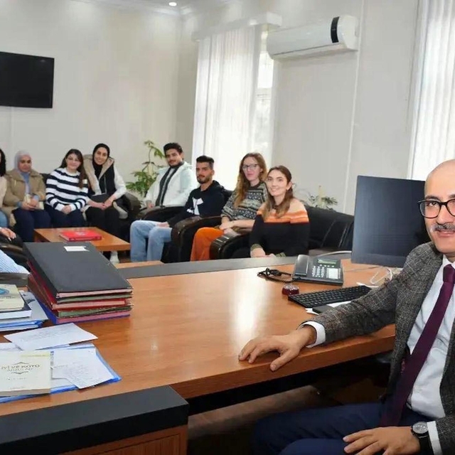 Sorgun'da yabancı uyruklu gençler Kaymakam Aydın'ı ziyaret etti