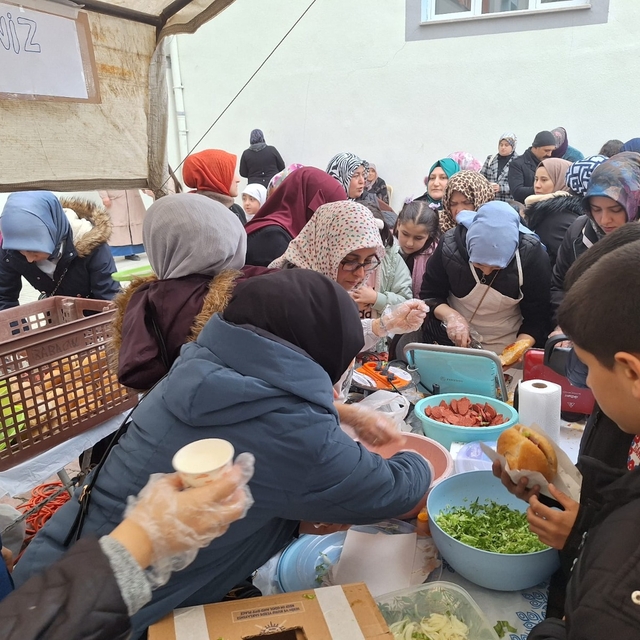 İskilip'te lösemi hastası Efe Poyraz için kermes düzenlendi