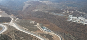 Erzincan'da toprak kaymasının yaşandığı maden ocağı bölgesi havadan görüntü...
