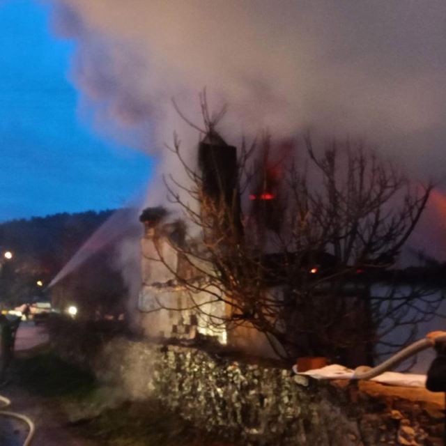 Tek yaşadığı evinde çıkan yangında öldü