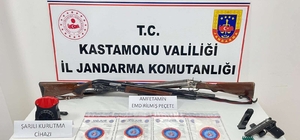 Kastamonu'da peçeteye emdirilmiş uyuşturucuyla yakalanan 2 şüpheli gözaltın...