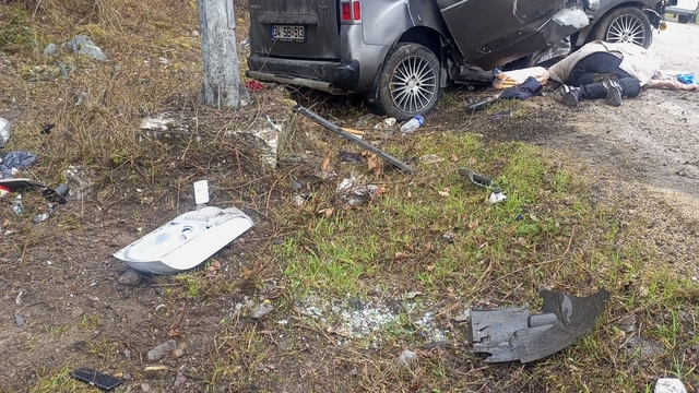 Yakınlarının cenazesine giderken kaza yaptılar: 2 ölü, 3 yaralı