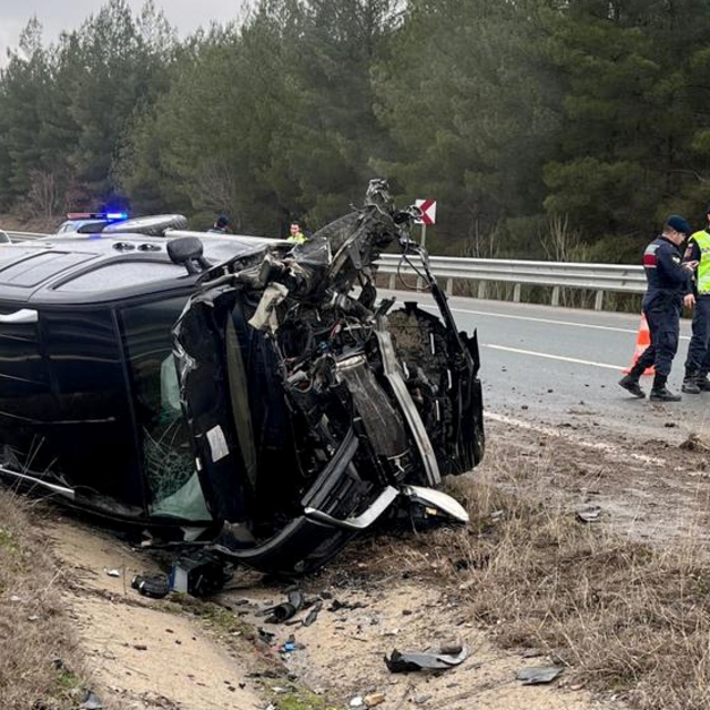 Karabük'te hafif ticari aracın devrildiği kazada 1 kişi yaralandı