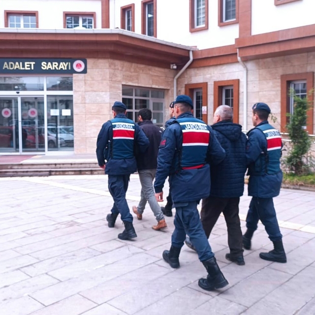 Afyonkarahisar'da firari 2 hükümlü yakalandı