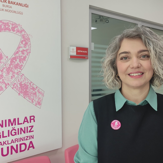 Röntgen teknisyeninin ısrarıyla mamografi çektiren doktor erken teşhisle me...