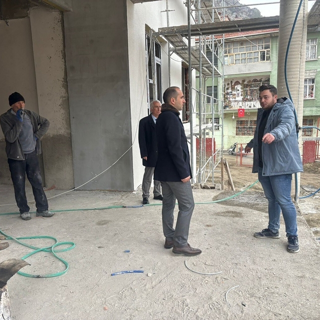 İskilip Kaymakamı Polat, okul inşaatını inceledi