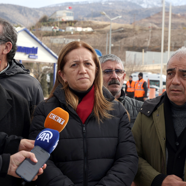 DİSK heyetinden Erzincan'da toprak kayması yaşanan maden sahasına ziyaret