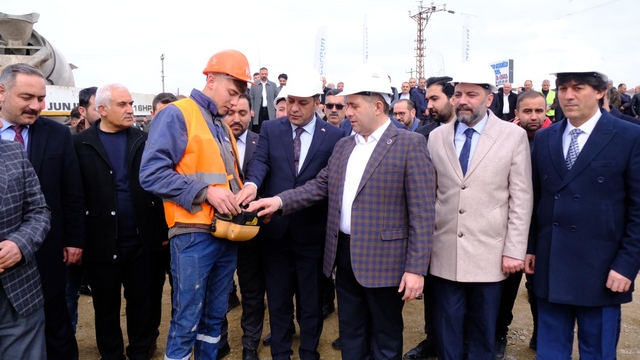 Sorgun'da yarı olimpik yüzme havuzunun temeli atıldı