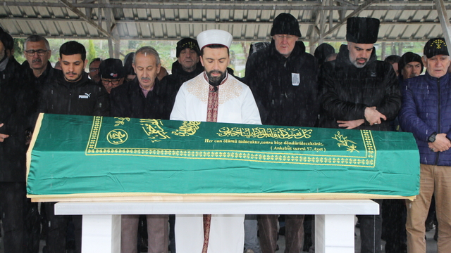 Organizatör ve menajer Özerman'ın cenazesi Kocaeli'de toprağa verildi