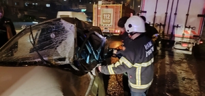 Hatay'da tıra çarpan otomobilin sürücüsü yaralandı