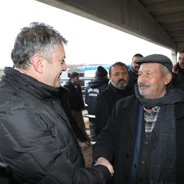 Çubuk Belediye Başkanı Demirbaş, hayvan pazarını ziyaret etti