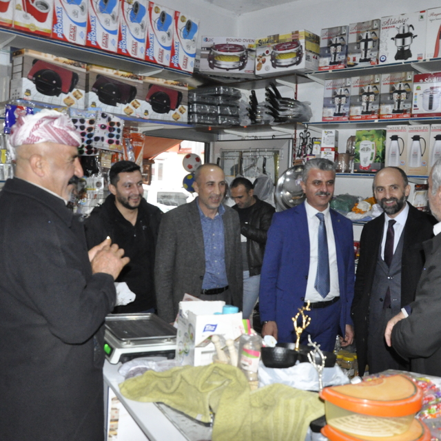 AK Parti Çukurca Belediye Başkan adayı Demir'den esnaf ziyareti