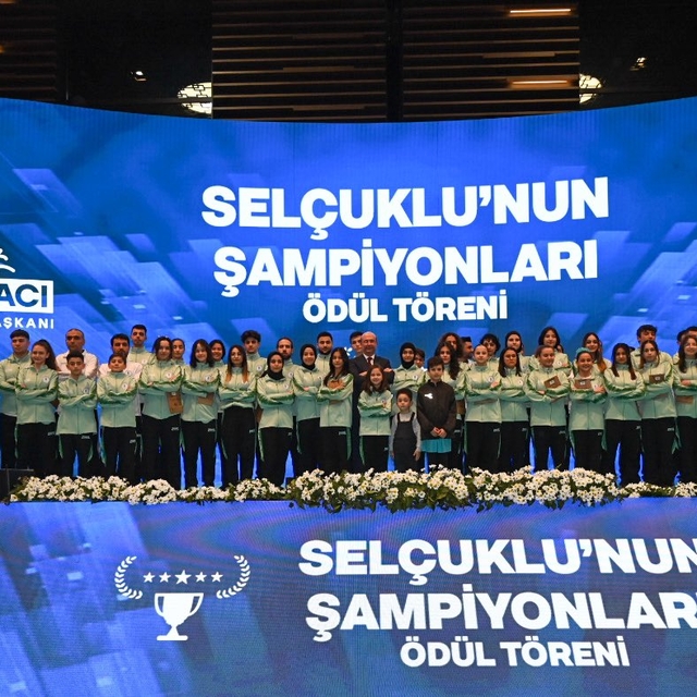 Konya'da başarılı sporcular ödüllendirildi