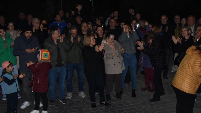 604 daireli sitede yaşayanlardan yönetime 16 milyon TL'lik 'usulsüz ihale' protestosu