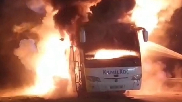  Bartın'da yolcu otobüsünde çıkan yangın söndürüldü