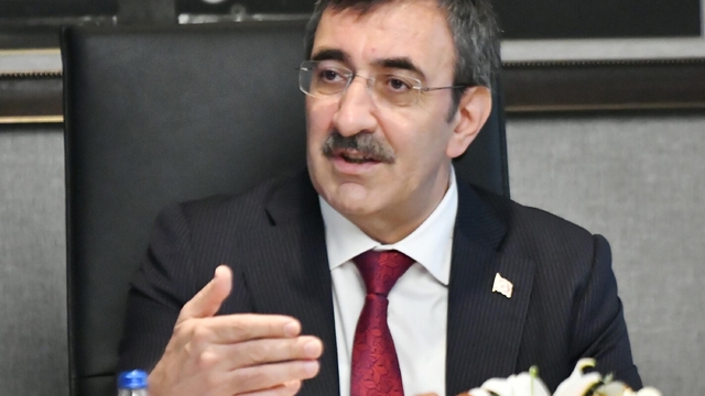 Cevdet Yılmaz: Enflasyonla mücadele ederken büyümeyi de sürdürüyoruz, sürdüreceğiz