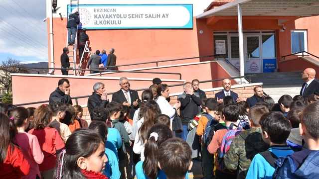 Şehit Salih Ay'ın ismi Erzincan'da, mezun olduğu okula verildi