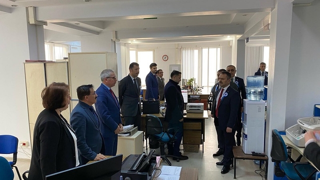 Çanakkale Valisi Aktaş'tan Vergi Dairesi Müdürlüğüne ziyaret