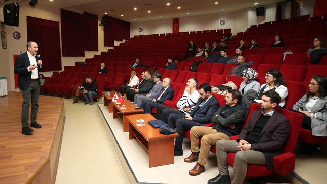 Çanakkale'de "Bilim Çağında Dezenformasyon" konuşuldu
