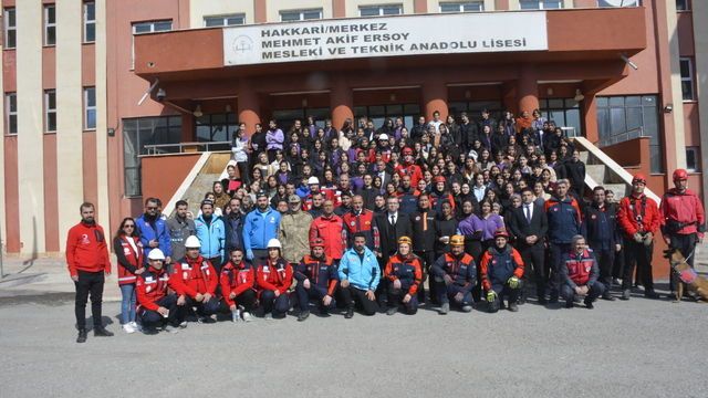 Hakkari'de deprem ve yangın tatbikatı yapıldı