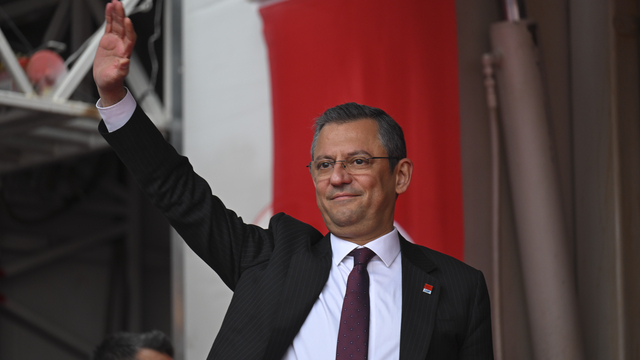 CHP Genel Başkanı Özel, Mamak'ta Mutlu Aile Yaşam Merkezi Açılışı'na katıldı: