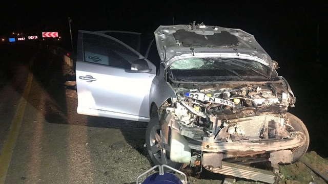 Elazığ'da bariyerlere çarpan otomobilin sürücüsü öldü