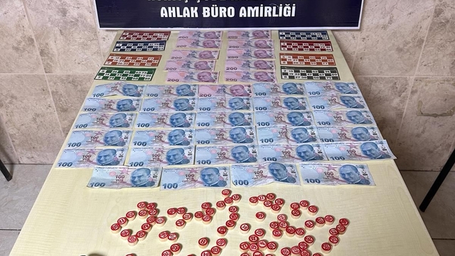 Kocaeli'de kumar oynayan 8 kişiye 51 bin 400 lira ceza verildi