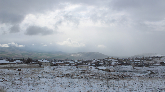 Yunak ilçesine kar yağdı
