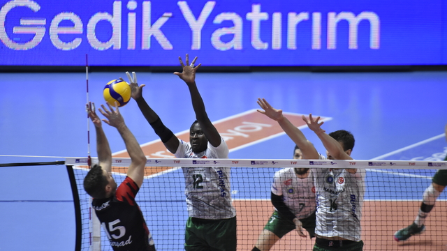 Voleybol: AXA Sigorta Efeler Ligi