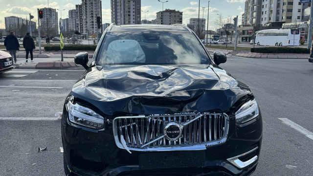 Kayseri'de cipin çarptığı elektrikli bisiklet sürücüsü ağır yaralandı