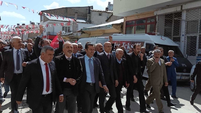 CHP Kayseri Büyükşehir Belediye Başkan adayı Molu, Sarız ve Yahyalı'da seçmenle buluştu