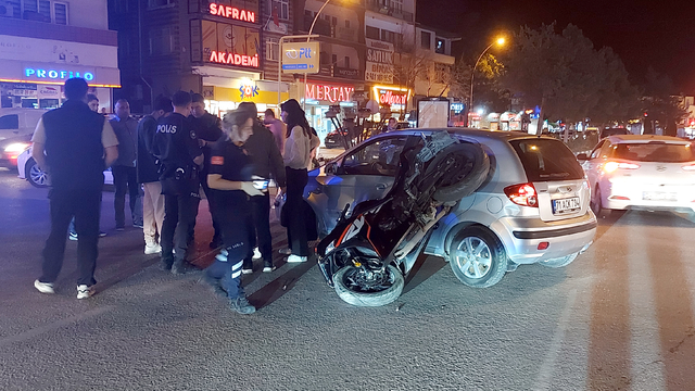 Karabük'te otomobille çarpışan motosikletin sürücüsü yaralandı