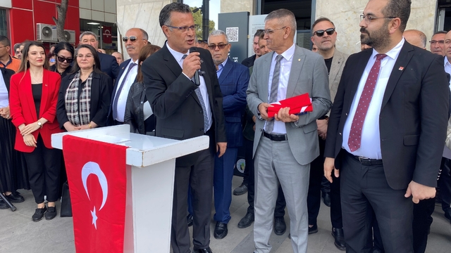 Yeniden Alaşehir Belediye Başkanı seçilen Ahmet Öküzcüoğlu mazbatasını aldı
