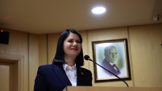 Edirne Belediye Başkanı Akın mazbatasını aldı