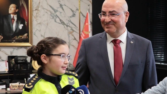 Çanakkale Emniyet Müdürü Arıcı, makamını ortaokul öğrencisine devretti