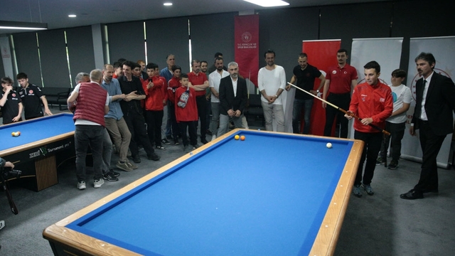Türkiye Bilardo Federasyonu Başkanı Ercan, Bolu'da bilardo salonu açılışına katıldı: