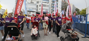Antalya'da renkli 1 Mayıs kutlaması; bebekleriyle yürüdüler