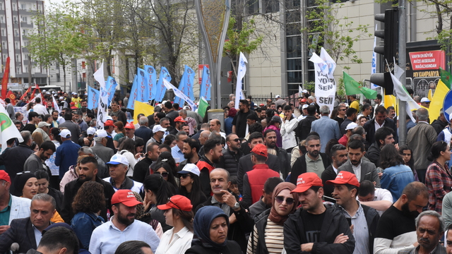 DEM Parti Eş Genel Başkanı Oruç, Van'da 1 Mayıs Emek ve Dayanışma Günü mitingine katıldı