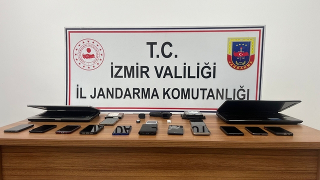 İzmir'de yasa dışı bahis oynattıkları suçlamasıyla 11 şüpheli gözaltına alındı