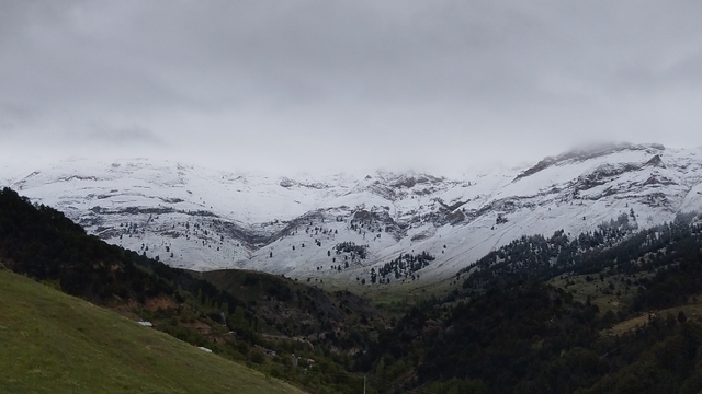 Kahramanmaraş'ın yüksek kesimlerine kar yağdı