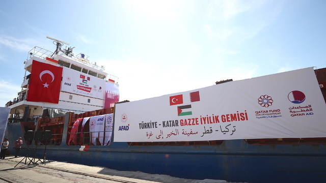 Gazze'ye yardım ulaştıracak "Türkiye-Katar Gazze İyilik Gemisi" Mersin'den uğurlandı