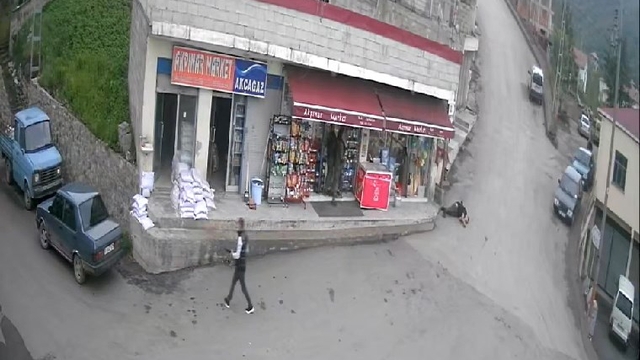 Trabzon'da 1 kişinin öldüğü silahlı kavga kamerada